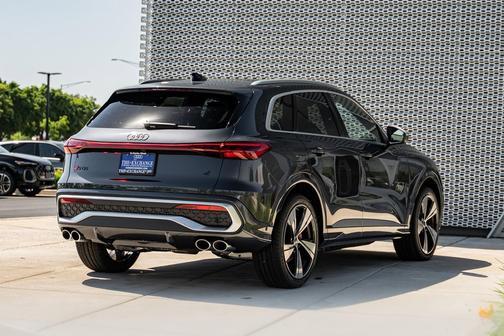 Tambora 2026 Audi SQ5 3.0T Premium Plus