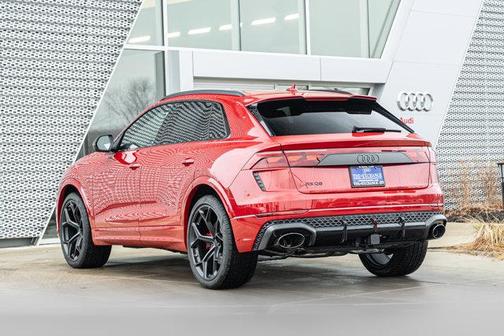 Chili Red Metallic 2026 Audi RS Q8 4.0T