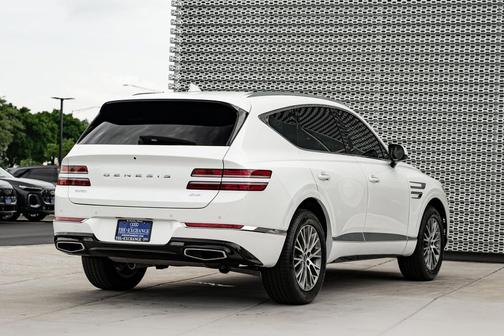 Uyuni White 2021 Genesis GV80 2.5T