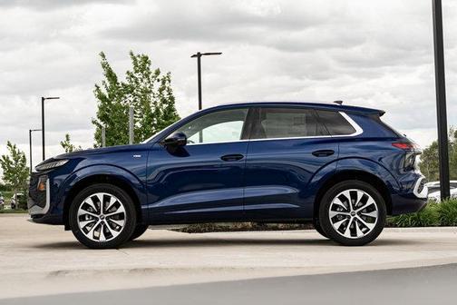 Navarra Blue Metallic 2026 Audi Q3 TFSI quattro S tronic