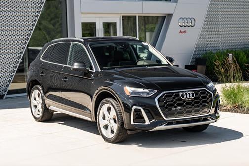 Mythos Black Metallic 2023 Audi Q5 45 S line Premium Plus