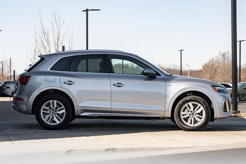 2023 Audi Q5 45 S line Premium