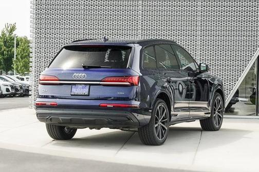 2020 Audi Q7 55 Premium Plus