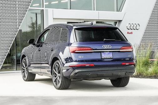 2020 Audi Q7 55 Premium Plus