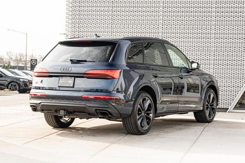 Waitomo Blue Metallic 2025 Audi Q7 55 Premium Plus