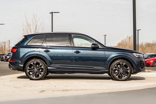 Waitomo Blue Metallic 2025 Audi Q7 55 Premium Plus