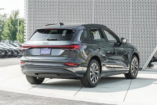 2025 Audi Q6 e-tron Prestige quattro