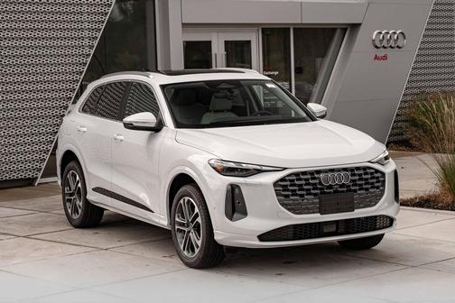 Glacier White Metallic 2026 Audi Q5 Premium TFSI quattro S tronic