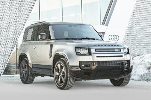 Silicon Silver Premium Metallic 2023 Land Rover Defender 90 X-Dynamic SE