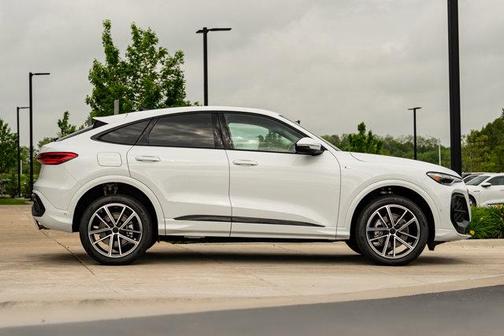 Glacier 2026 Audi Q5 Sportback Premium Plus TFSI quattro S tronic