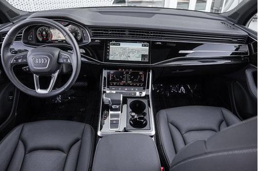 2025 Audi Q7 45 Premium Plus
