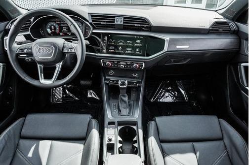2025 Audi Q3 Premium 45 TFSI S line quattro Tiptronic