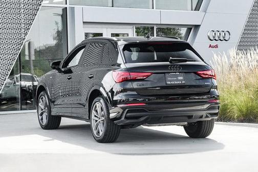 2025 Audi Q3 Premium 45 TFSI S line quattro Tiptronic
