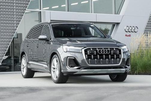 2025 Audi Q7 55 Premium Plus