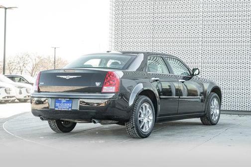 2010 Chrysler 300C Base