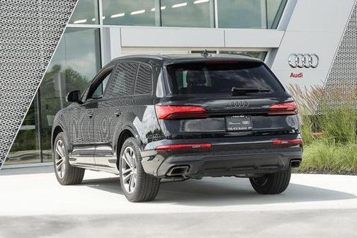 2025 Audi Q7 45 Premium Plus