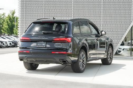 2025 Audi Q7 45 Premium Plus
