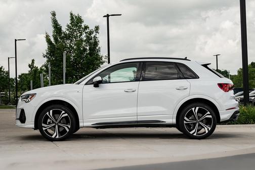 Glacier White Metallic 2023 Audi Q3 45 S line Premium Plus