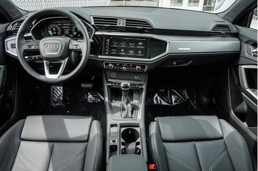 2025 Audi Q3 Premium 45 TFSI S line quattro Tiptronic
