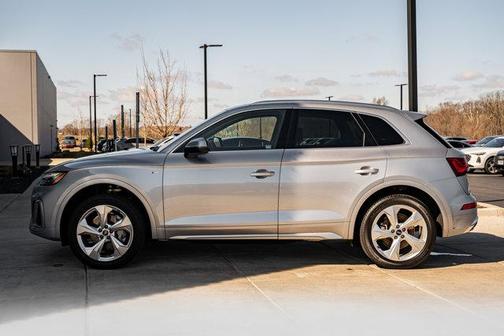 2023 Audi Q5 45 S line Premium Plus