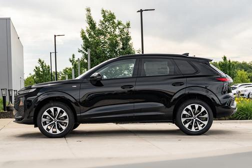 Mythos Black Metallic 2026 Audi Q3 TFSI quattro S tronic