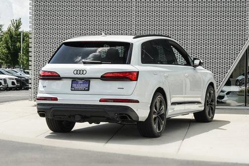 2025 Audi Q7 55 Premium Plus