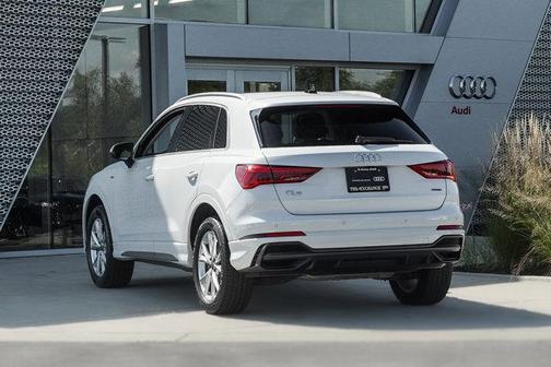 2022 Audi Q3 45 S line Premium