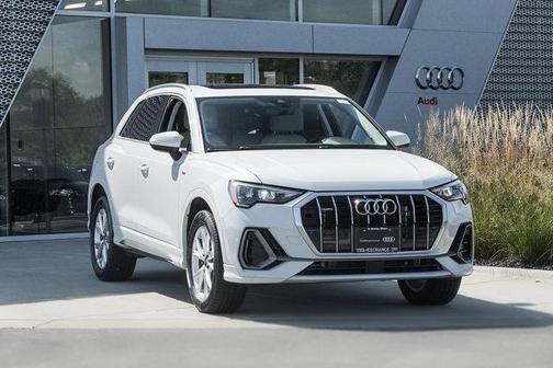 2022 Audi Q3 45 S line Premium