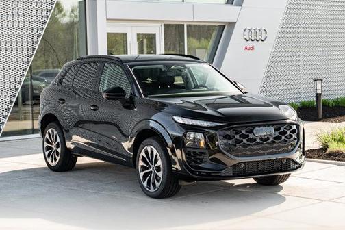 Mythos Black Metallic 2026 Audi Q3 TFSI quattro S tronic