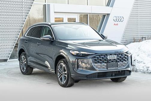2025 Audi Q5 Premium TFSI quattro S tronic