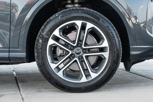 2025 Audi Q5 Premium TFSI quattro S tronic