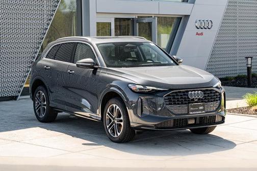 Tambora Gray Metallic 2025 Audi Q5 Premium TFSI quattro S tronic