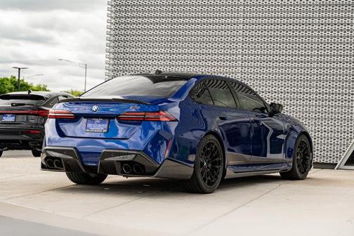 Marina Bay Blue Metallic 2025 BMW M5 Base