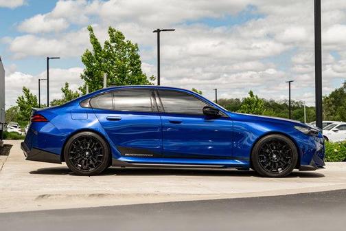 Marina Bay Blue Metallic 2025 BMW M5 Base