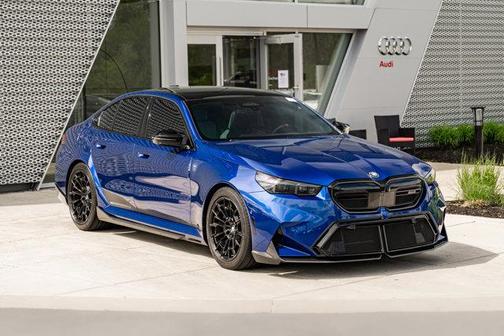 Marina Bay Blue Metallic 2025 BMW M5 Base