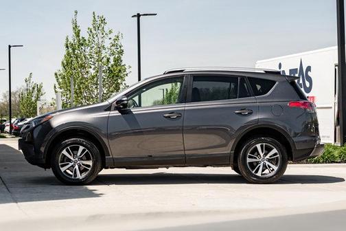 Magnetic Gray Metallic 2018 Toyota RAV4 XLE
