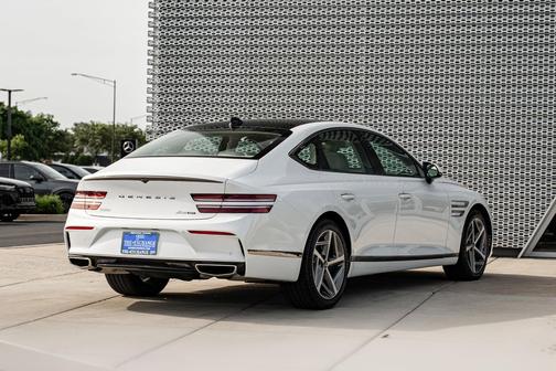 Uyuni White 2024 Genesis G80 3.5T Sport AWD