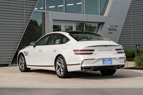 Uyuni White 2024 Genesis G80 3.5T Sport AWD