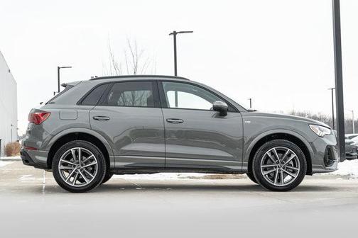 2025 Audi Q3 Premium 45 TFSI S line quattro Tiptronic