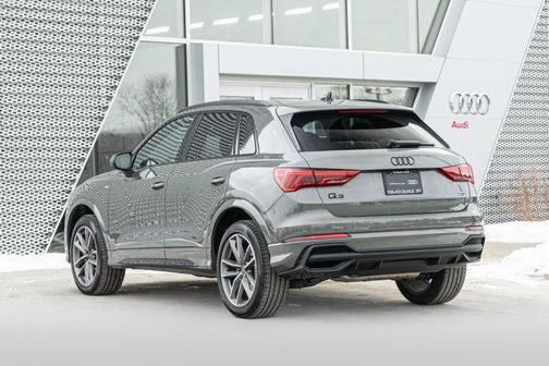 2025 Audi Q3 Premium 45 TFSI S line quattro Tiptronic