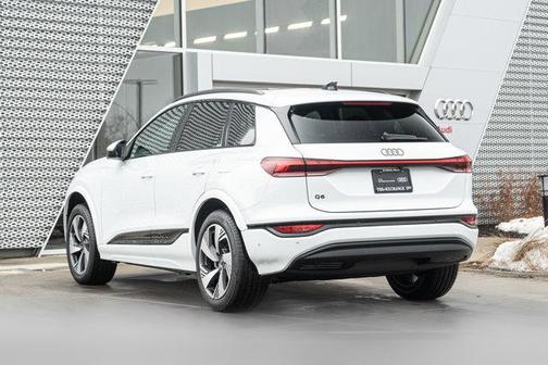 2025 Audi Q6 e-tron Premium Plus quattro