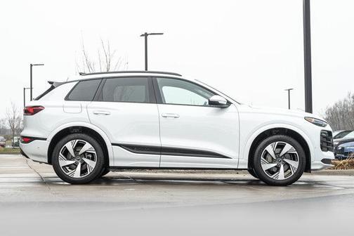 2025 Audi Q6 e-tron Premium Plus quattro