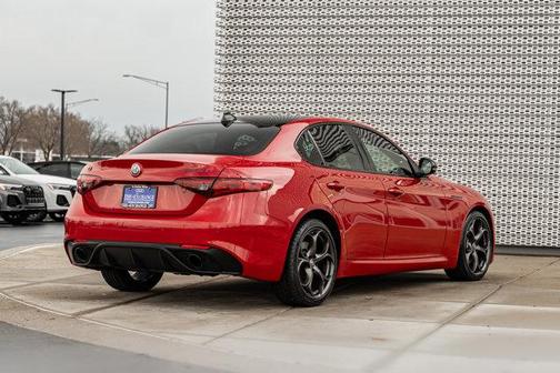 Alfa Rosso 2023 Alfa Romeo Giulia Estrema AWD