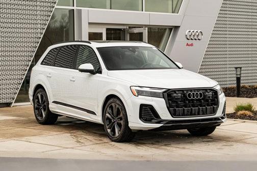 Glacier White Metallic 2026 Audi Q7 55 Premium Plus
