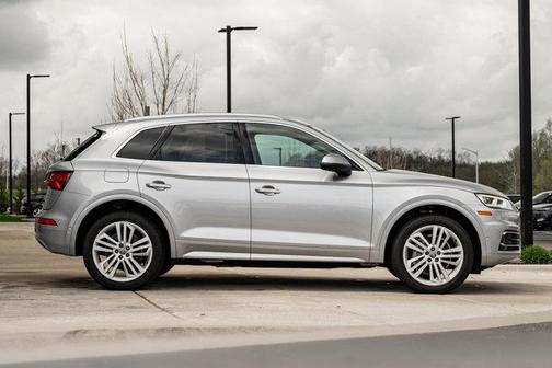 Florett Silver Metallic 2019 Audi Q5 45 Premium