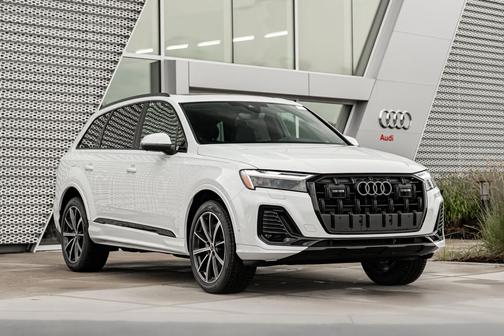 Glacier 2026 Audi Q7 45 Premium Plus
