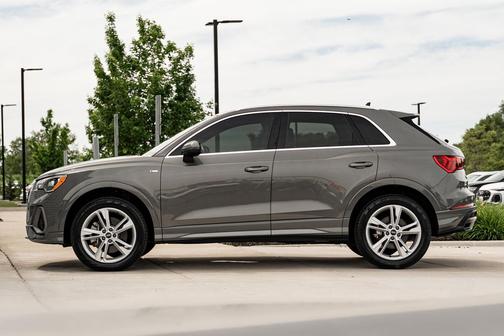 Chronos Gray Metallic 2021 Audi Q3 45 S line Premium