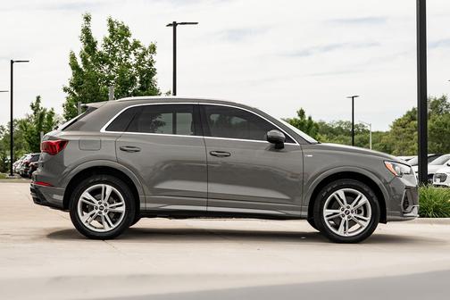 Chronos Gray Metallic 2021 Audi Q3 45 S line Premium
