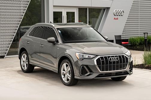 Chronos Gray Metallic 2021 Audi Q3 45 S line Premium
