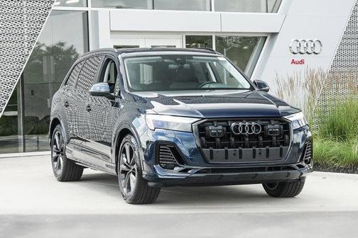 2025 Audi Q7 55 Premium Plus